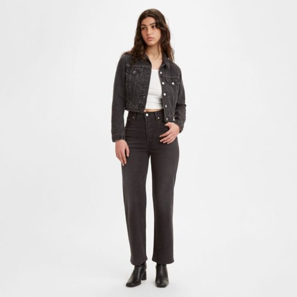 LEVI'S ribcage straight ankle jeans in just a sec (sz32)